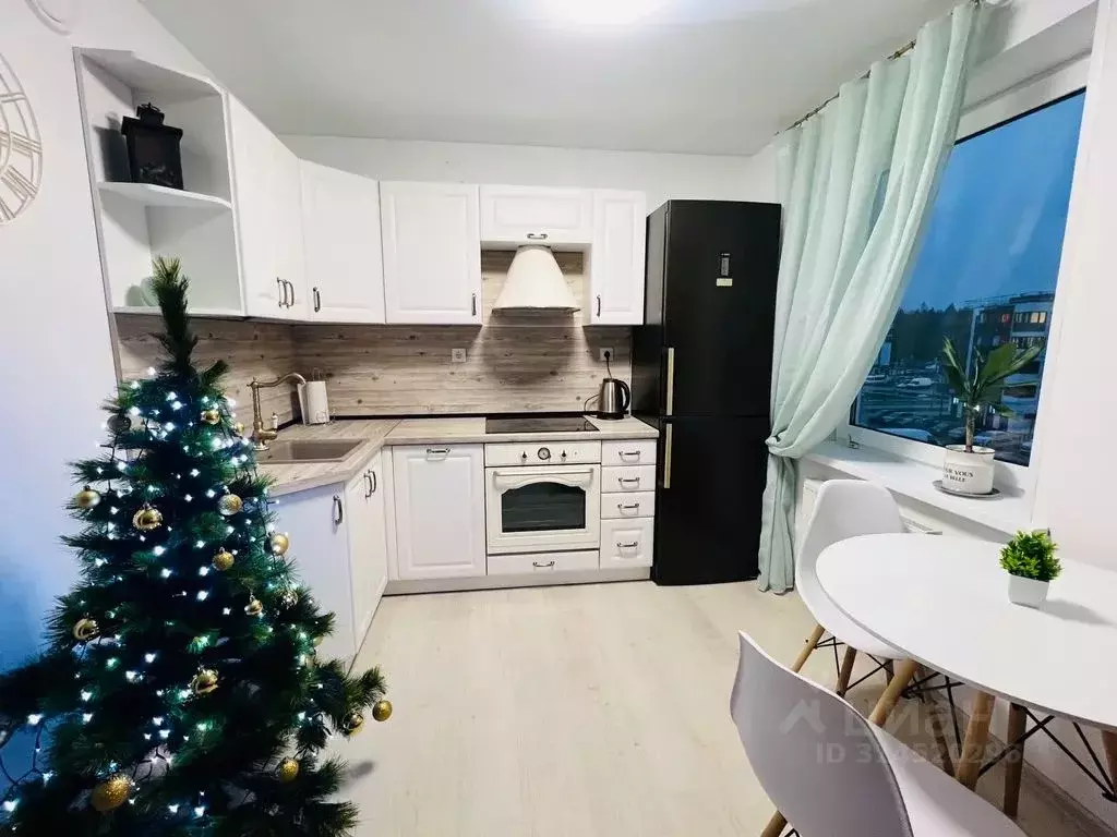2-к кв. Карелия, Петрозаводск ул. Петра Тикиляйнена, 1 (50.0 м) - Фото 1