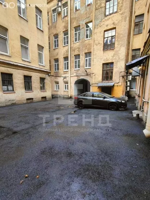 3-комнатная квартира: Санкт-Петербург, 9-я линия Васильевского ... - Фото 1