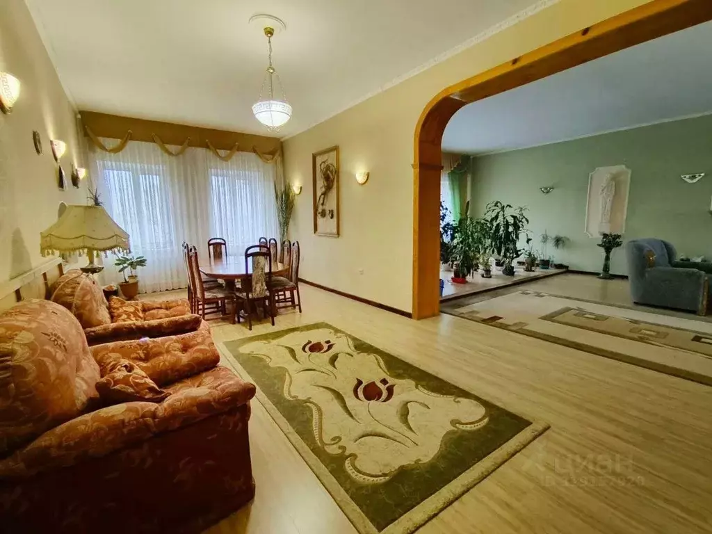 Таунхаус в Омская область, Омск ул. Суворова, 86/2 (552 м) - Фото 1