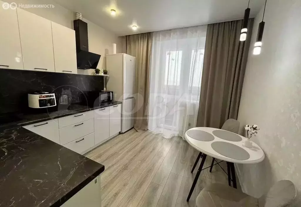 1-комнатная квартира: Тюмень, улица Дмитрия Менделеева, 2к2 (33.5 м) - Фото 1