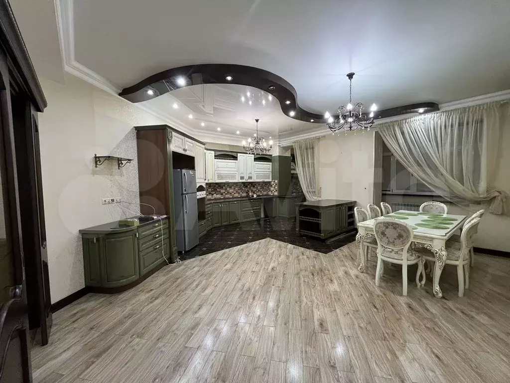 3-к. квартира, 115 м, 3/7 эт. - Фото 1