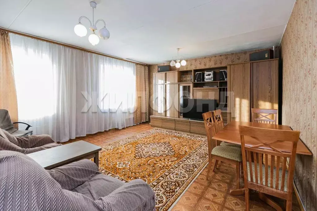 3-к кв. Новосибирская область, Новосибирск ул. Немировича-Данченко, ... - Фото 1