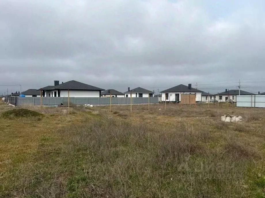 Участок в Крым, Симферопольский район, с. Урожайное ул. Сергея ... - Фото 2