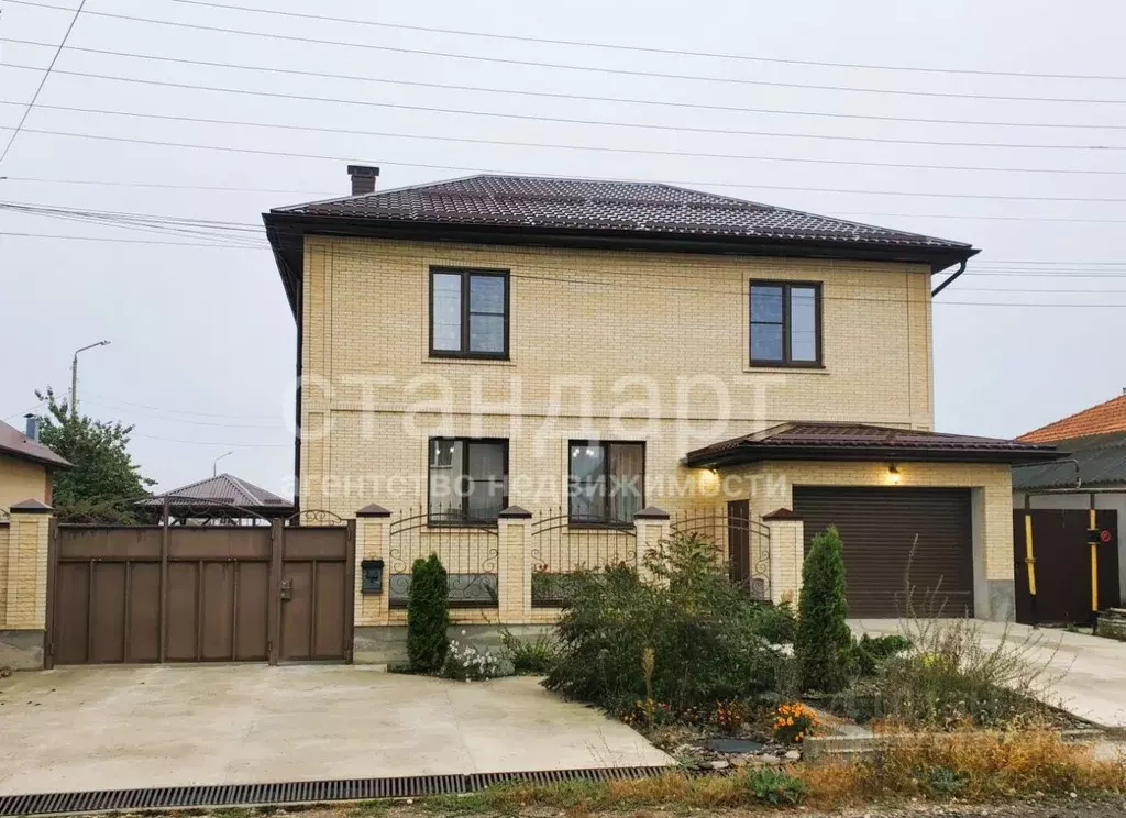 Дом в Ставропольский край, Ессентуки ул. Губина (247 м) - Фото 1