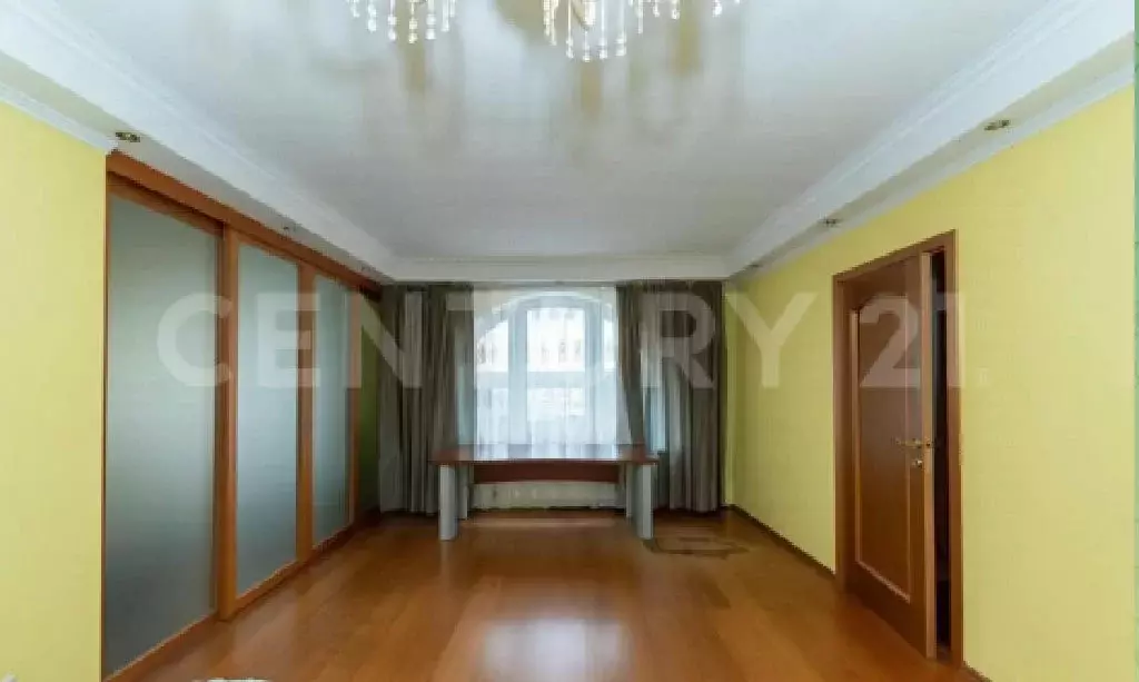 Продается 4-комнатная квартира - Фото 1