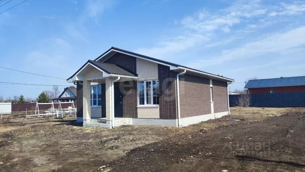 Дом в Воронежская область, Новоусманский район, с. Бабяково ул. ... - Фото 1