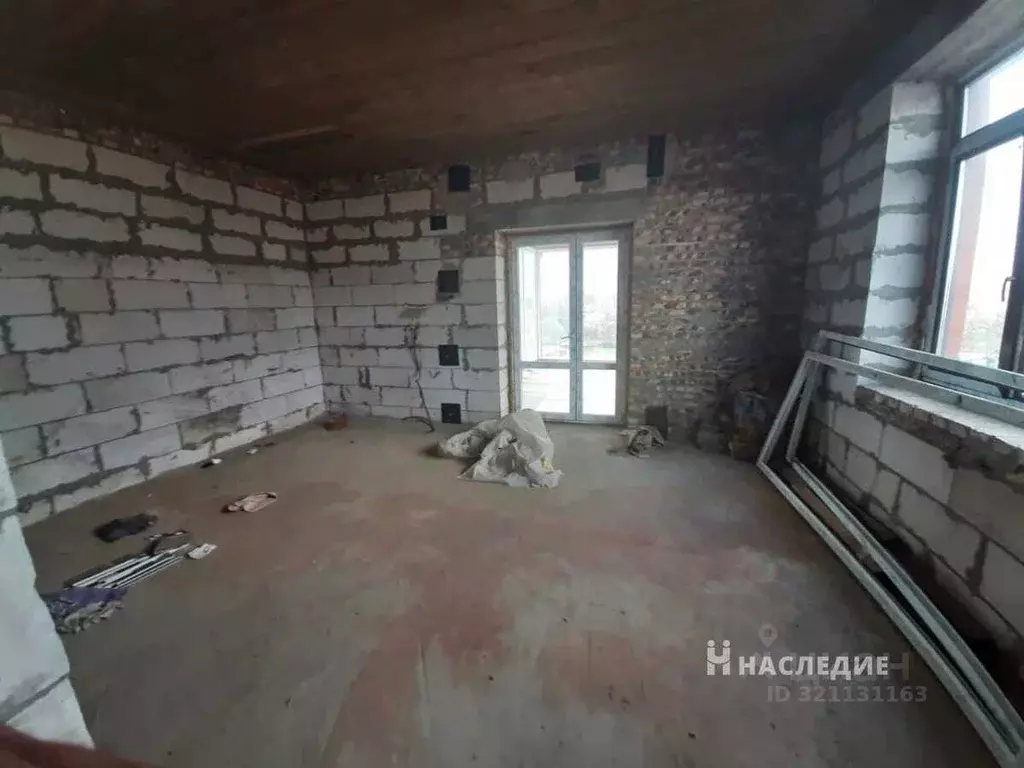 Дом в Ростовская область, Каменск-Шахтинский Арсенальная ул., 57В (300 ... - Фото 1