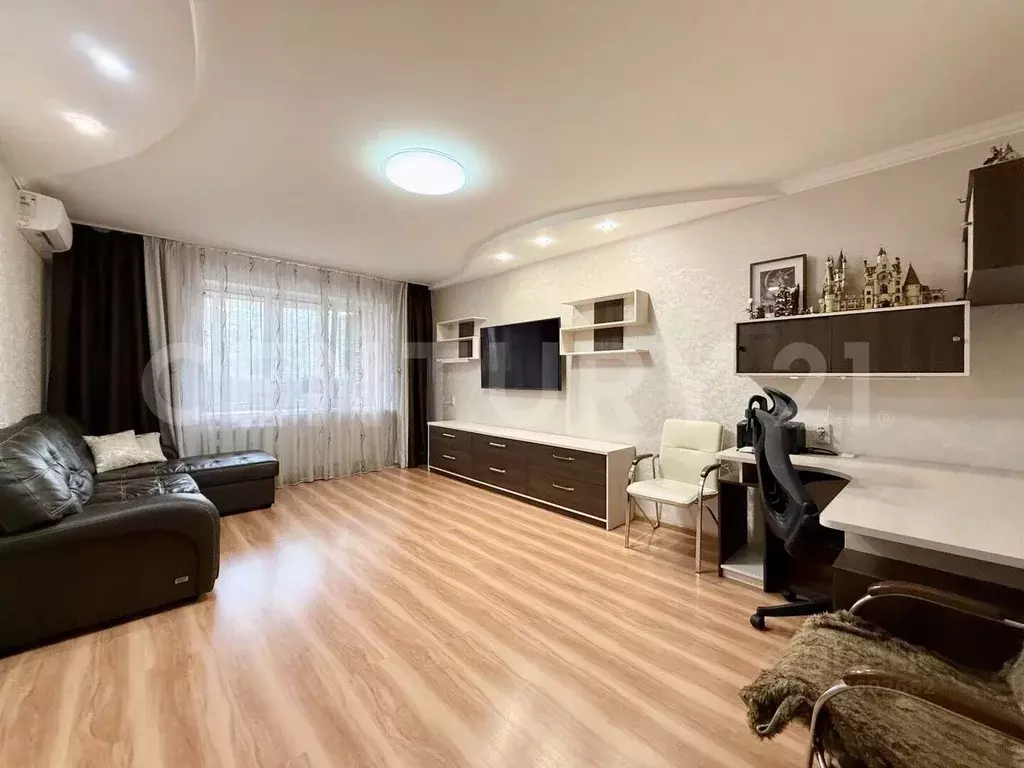 3-к кв. Чувашия, Чебоксары Ярмарочная ул., 5 (87.5 м) - Фото 1