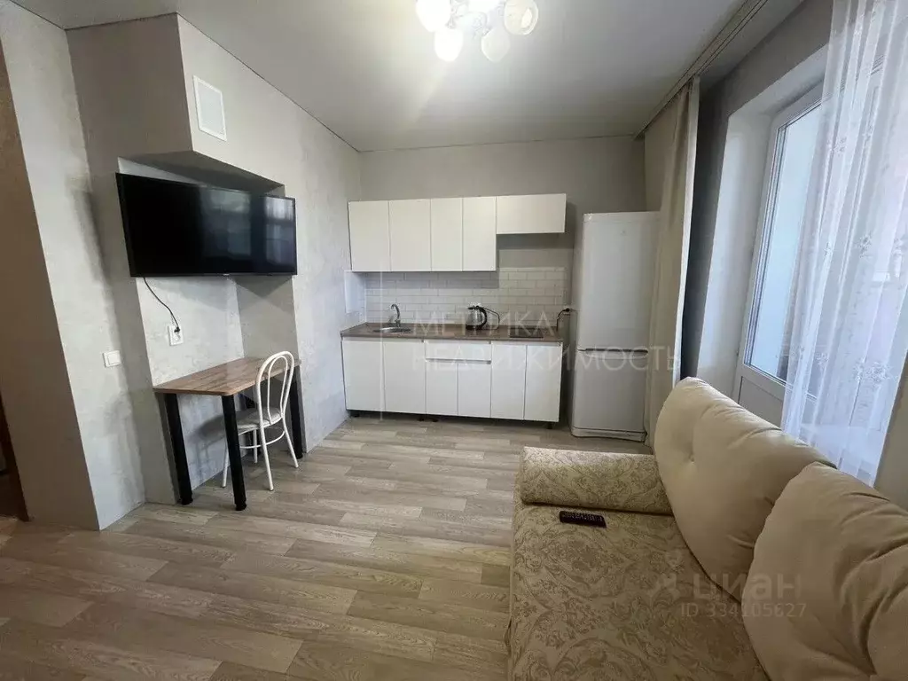 Студия Тюменская область, Тюмень ул. Парада Победы, 9 (24.0 м) - Фото 1
