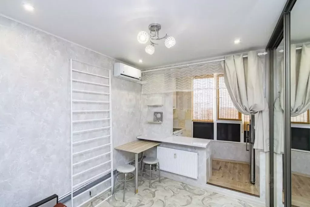 Студия Тюменская область, Тюмень ул. Новоселов, 117 (15.7 м) - Фото 1