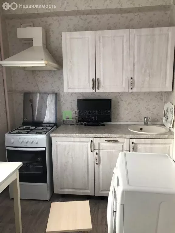 3-комнатная квартира: Ижевск, улица Труда, 12 (64 м) - Фото 0