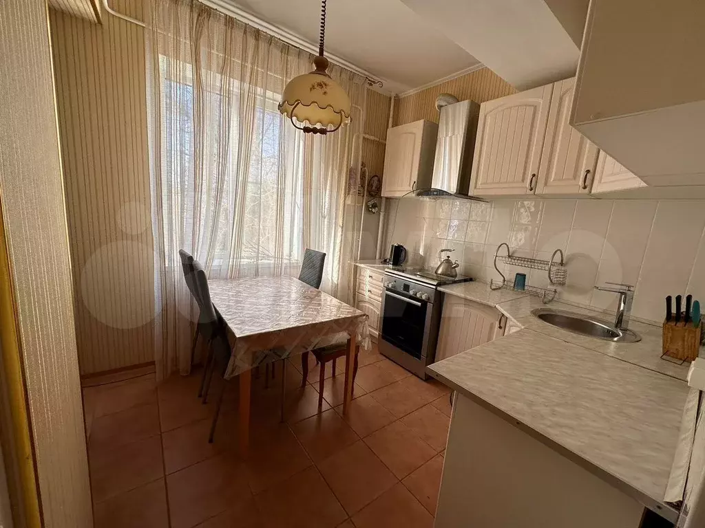2-к. квартира, 60 м, 2/13 эт. - Фото 0