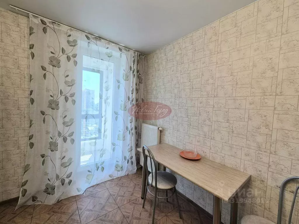 1-к кв. Тюменская область, Тюмень ул. 50 лет Октября, 57А (35.8 м) - Фото 2