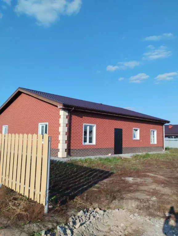 Дом в Омская область, Омский район, Магистральное с/пос, с. Ребровка  ... - Фото 1