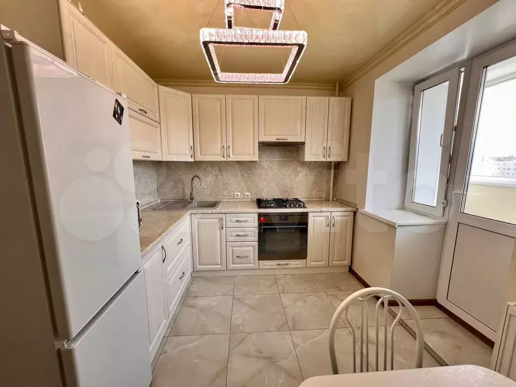 1-к. квартира, 40 м, 4/10 эт. - Фото 0