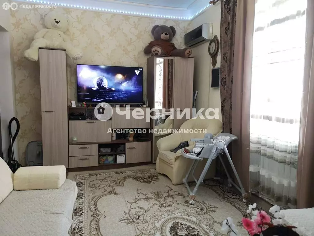 3-комнатная квартира: Шахты, Симферопольская улица, 8 (70 м) - Фото 0