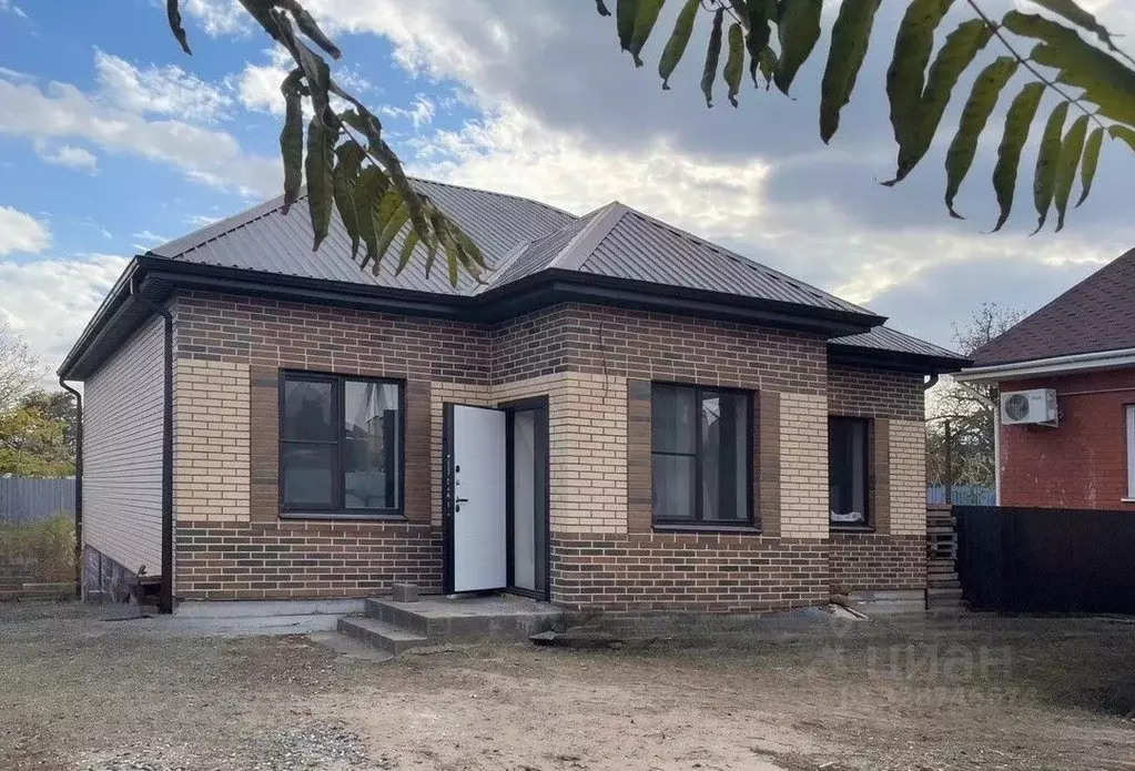 Дом в Астраханская область, Астрахань Тепловозник СТ,  (100 м) - Фото 1