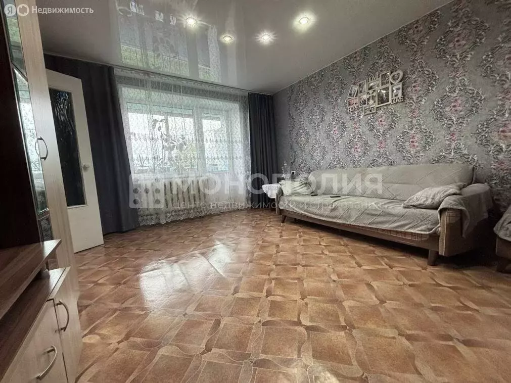 3-комнатная квартира: Белогорск, улица Чехова, 39 (58.3 м) - Фото 1