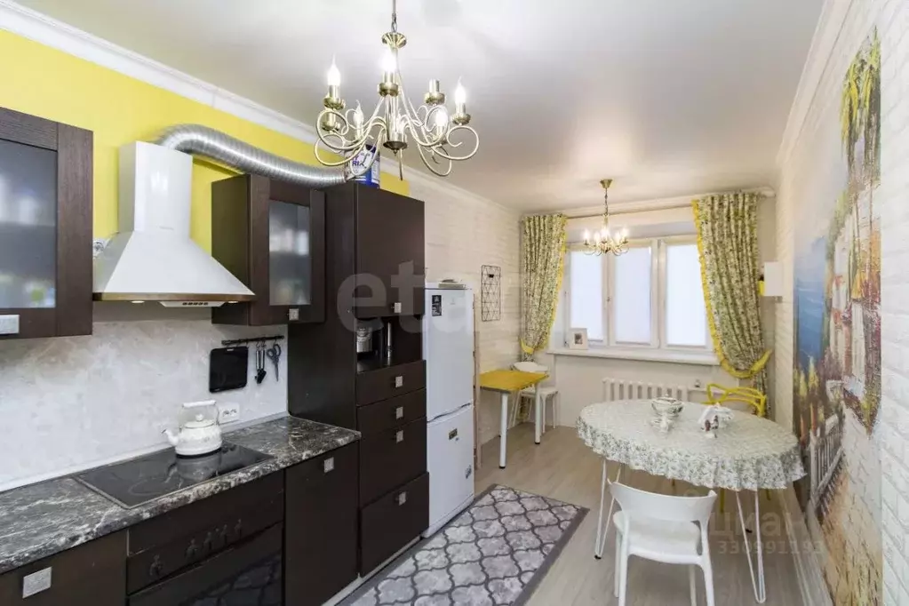 2-к кв. Тюменская область, Тюмень Холодильная ул., 138 (82.0 м) - Фото 1