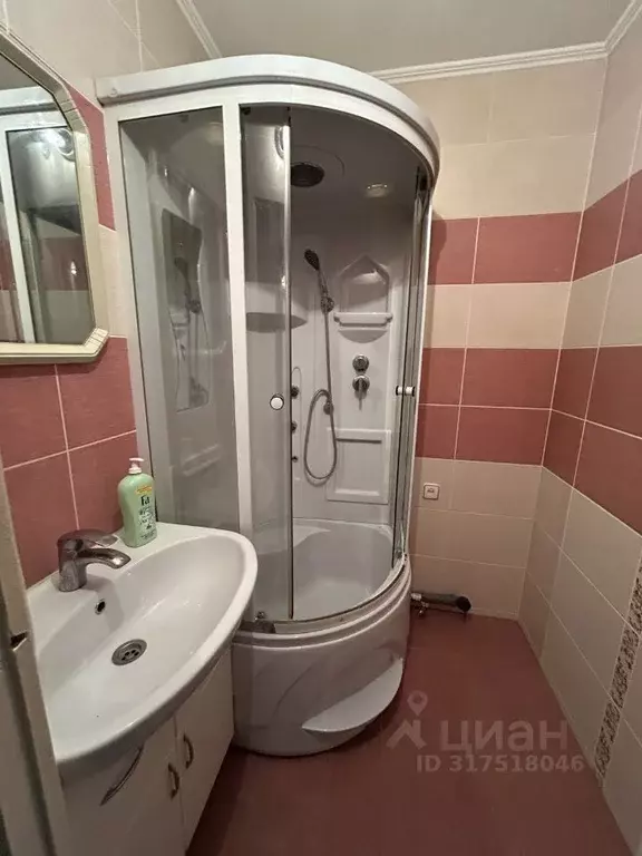 3-к кв. Омская область, Омск ул. 3-я Железнодорожная, 26 (62.0 м) - Фото 0