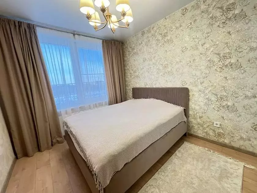 1-к кв. Тюменская область, Тюмень ул. Фармана Салманова, 3 (42.0 м) - Фото 1