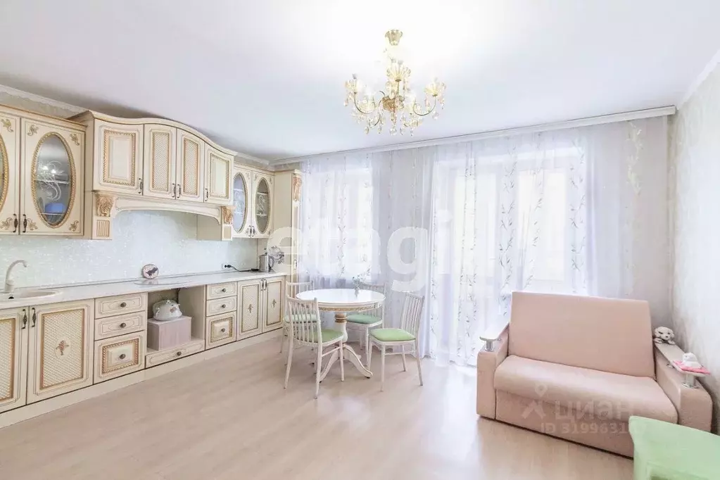 3-к кв. Омская область, Омск Пригородная ул., 23к3 (80.1 м) - Фото 0
