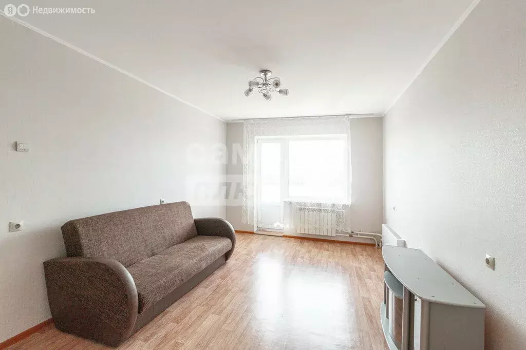 1-комнатная квартира: Омск, улица Завертяева, 9к6 (35 м) - Фото 0