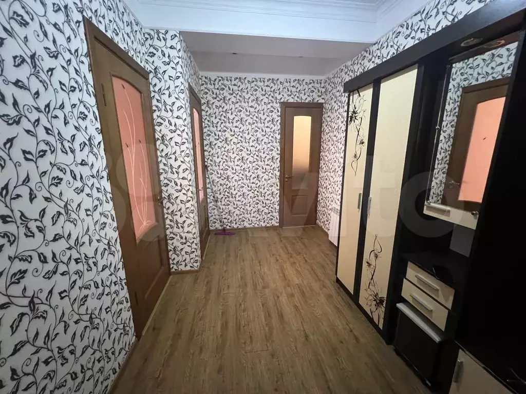 2-к. квартира, 65 м, 1/10 эт. - Фото 1