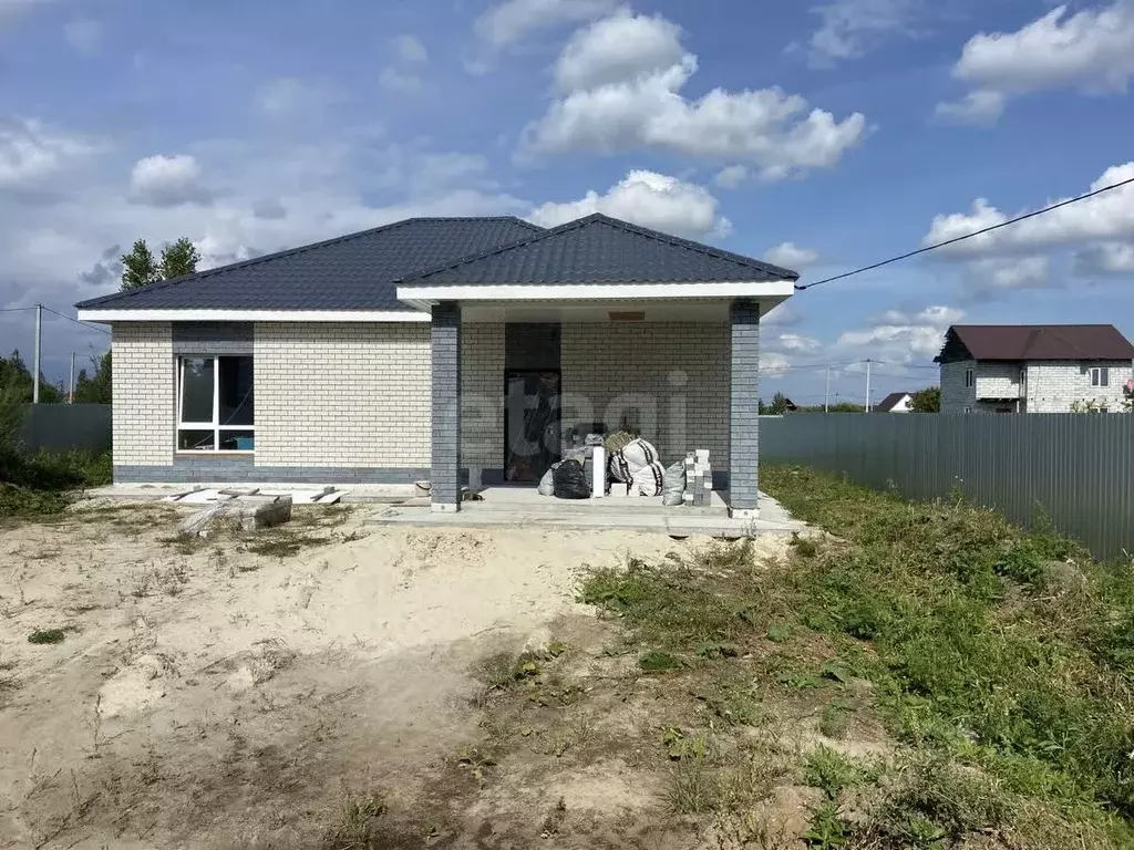 Дом в Тюменская область, Тюменский район, д. Нариманова ул. Медовая ... - Фото 1