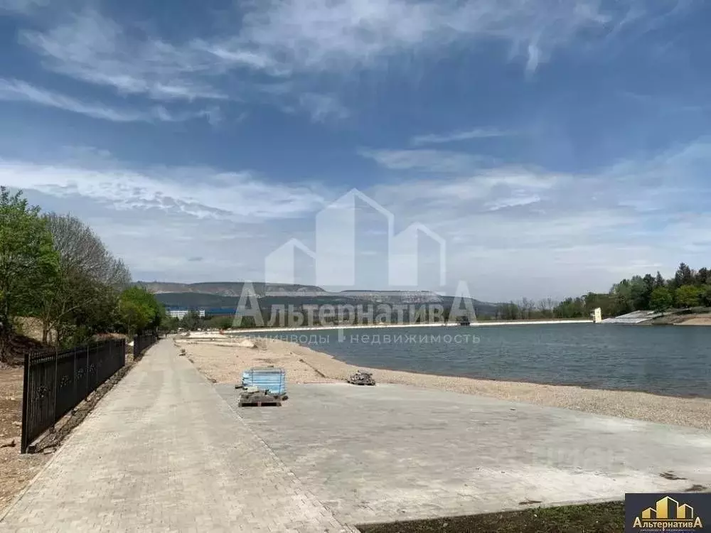 Участок в Ставропольский край, Кисловодск городской округ, пос. ... - Фото 1