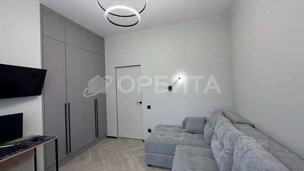2-к кв. Тюменская область, Тюмень ул. Николая Глебова, 3 (64.0 м) - Фото 1
