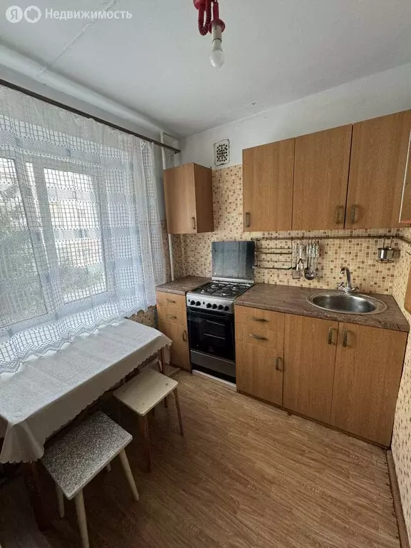 3-комнатная квартира: Октябрьский, 25-й микрорайон, 22 (59.7 м) - Фото 2