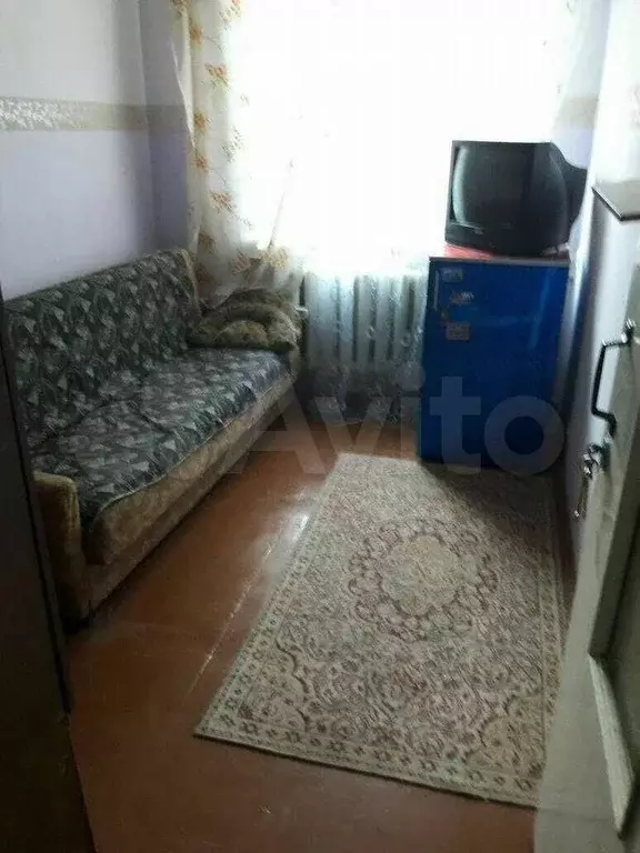 Комната 10 м в 4-к., 1/1 эт. - Фото 0