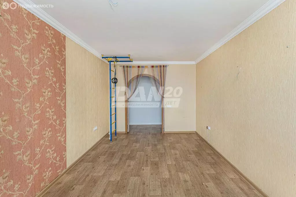 3-комнатная квартира: Челябинск, улица Лобкова, 2 (64.6 м) - Фото 1