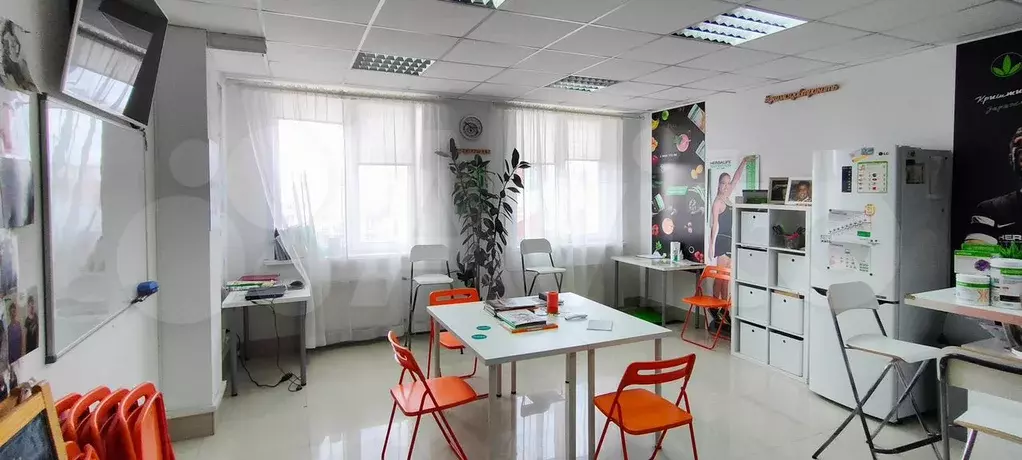 Продам офис возле метро, правый берег, 41 м - Фото 1