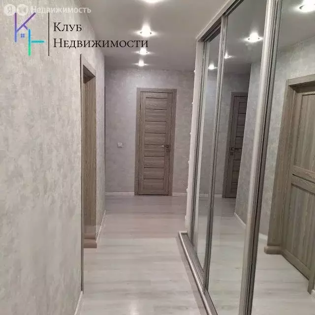 3-комнатная квартира: Уссурийск, улица Топоркова, 120А (58.4 м) - Фото 1