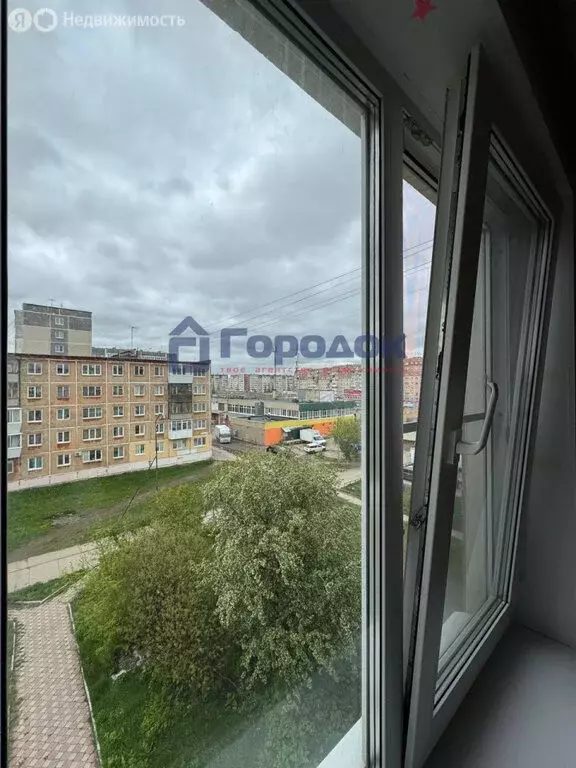 2-комнатная квартира: Каменск-Уральский, Каменская улица, 73 (45.7 м) - Фото 0