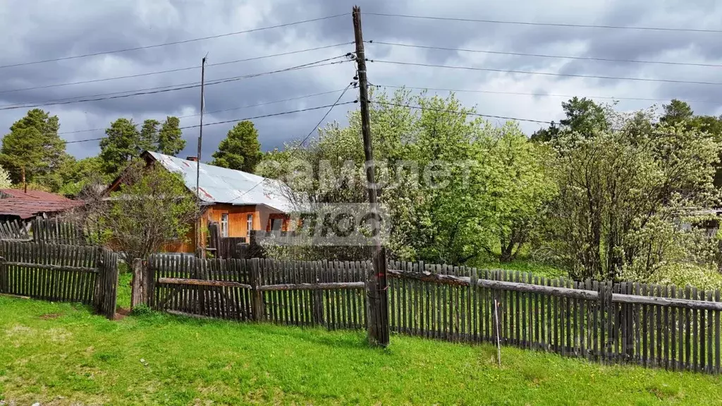Дом в Челябинская область, Верхнеуфалейский городской округ, пос. ... - Фото 0