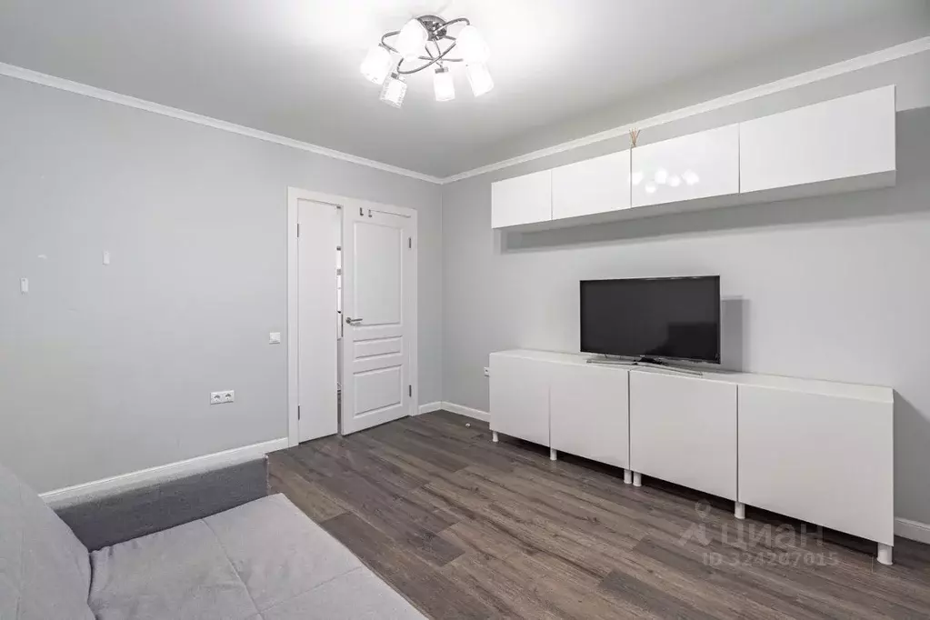 2-к кв. Татарстан, Казань ул. Аметьевская магистраль, 8 (49.6 м) - Фото 2