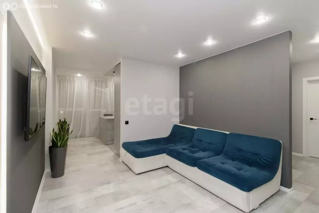 2-комнатная квартира: Тюмень, улица Федюнинского, 64к2 (63.6 м) - Фото 0