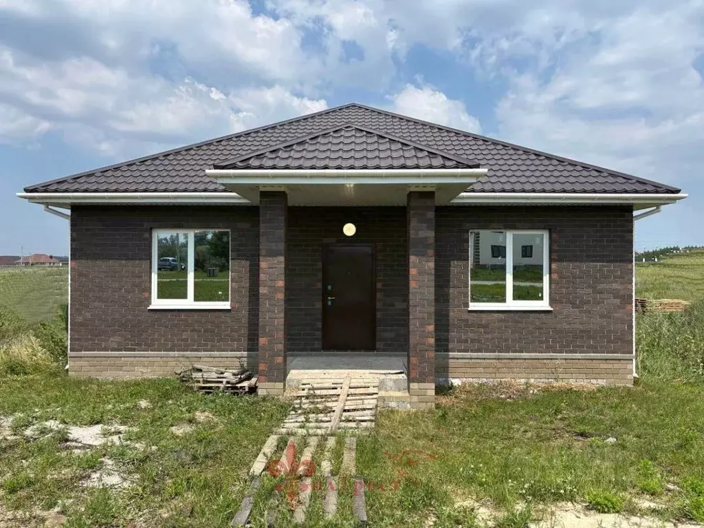 Дом в Белгородская область, Корочанский район, Шляховское с/пос, ... - Фото 1