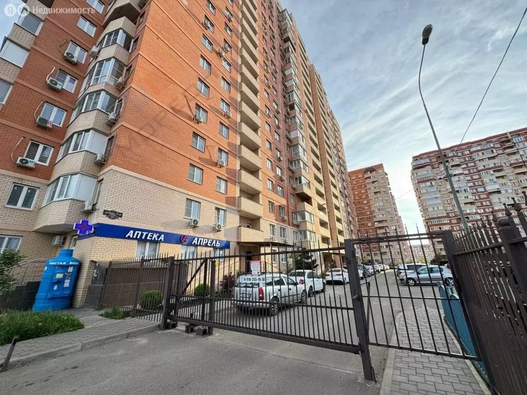 3-комнатная квартира: Краснодар, Душистая улица, 60к2 (76.2 м) - Фото 0
