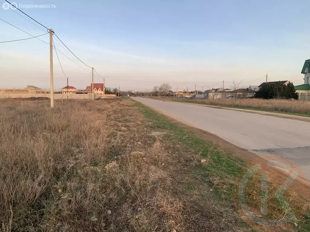 Участок в посёлок городского типа Заозёрное, Садовая улица (18 м) - Фото 0