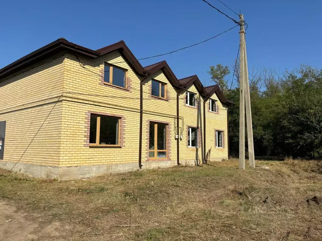 Таунхаус в Ростовская область, Батайск ул. 1-я Березовая, 10В (93 м) - Фото 0
