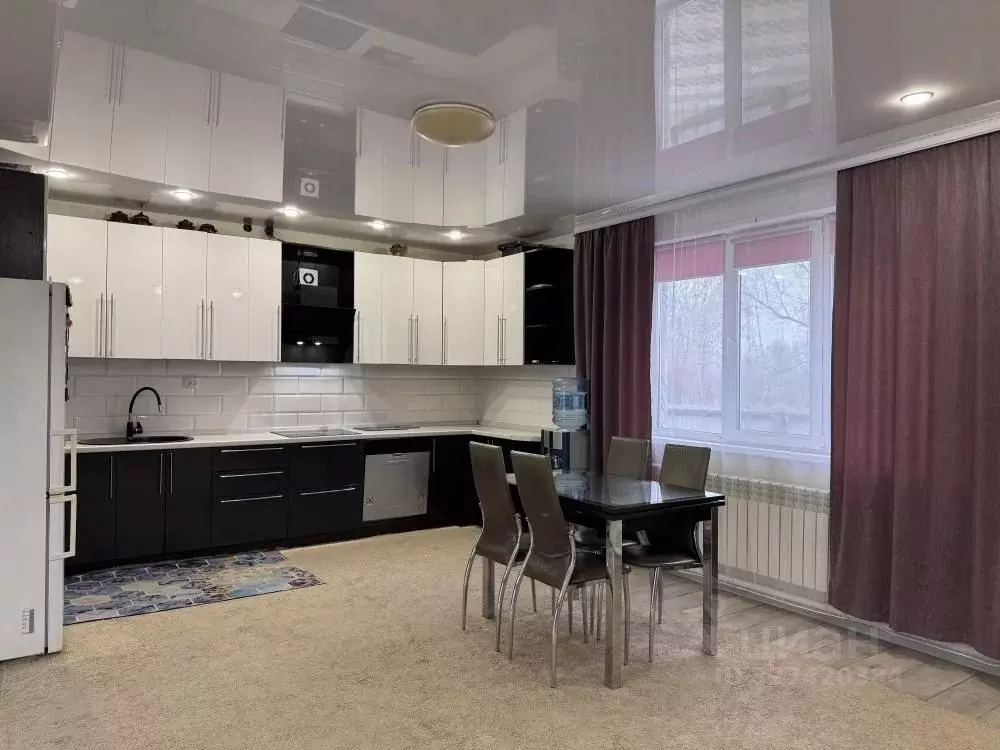 Дом в Хакасия, Абакан ул. Имени Игоря Ахпашева, 4 (203 м) - Фото 1