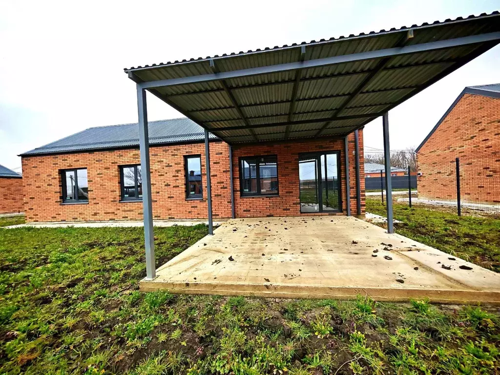 Дом в Адыгея, Тахтамукайский район, Старобжегокайское с/пос  (114 м) - Фото 1