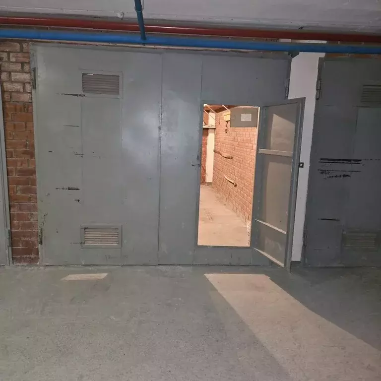 Гараж в Свердловская область, Екатеринбург ул. Малышева, 3А (18 м) - Фото 2