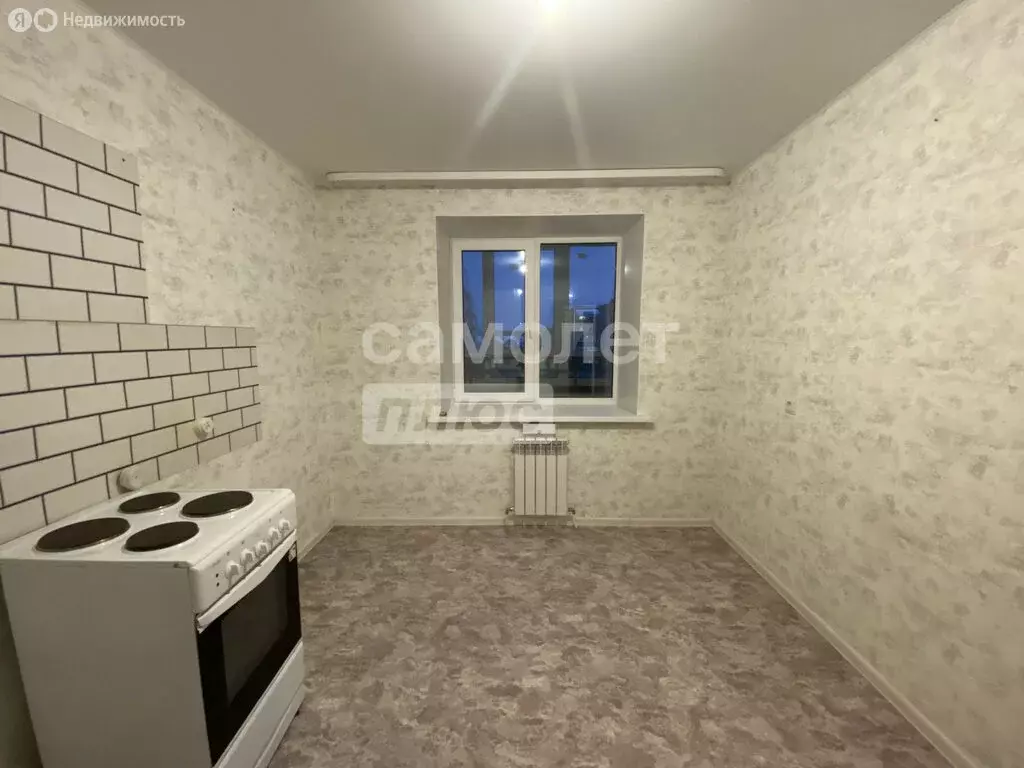 1-комнатная квартира: Октябрьский, улица Рахимьяна Насырова, 9 (34 м) - Фото 1