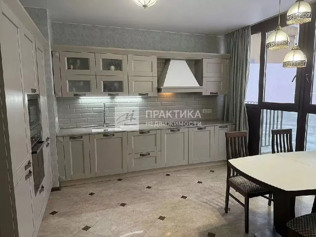 Продается 3-комнатная квартира - Фото 1