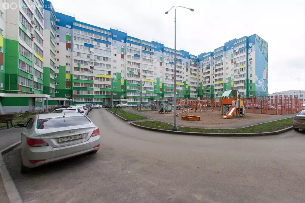 2-комнатная квартира: Альметьевск, микрорайон Алсу, улица Рината ... - Фото 1